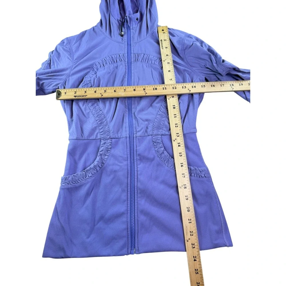 Lululemon Jacket Womens 6 Purple Hooded‎ Full Zip Thumbholes Ruched Pockets Yoga